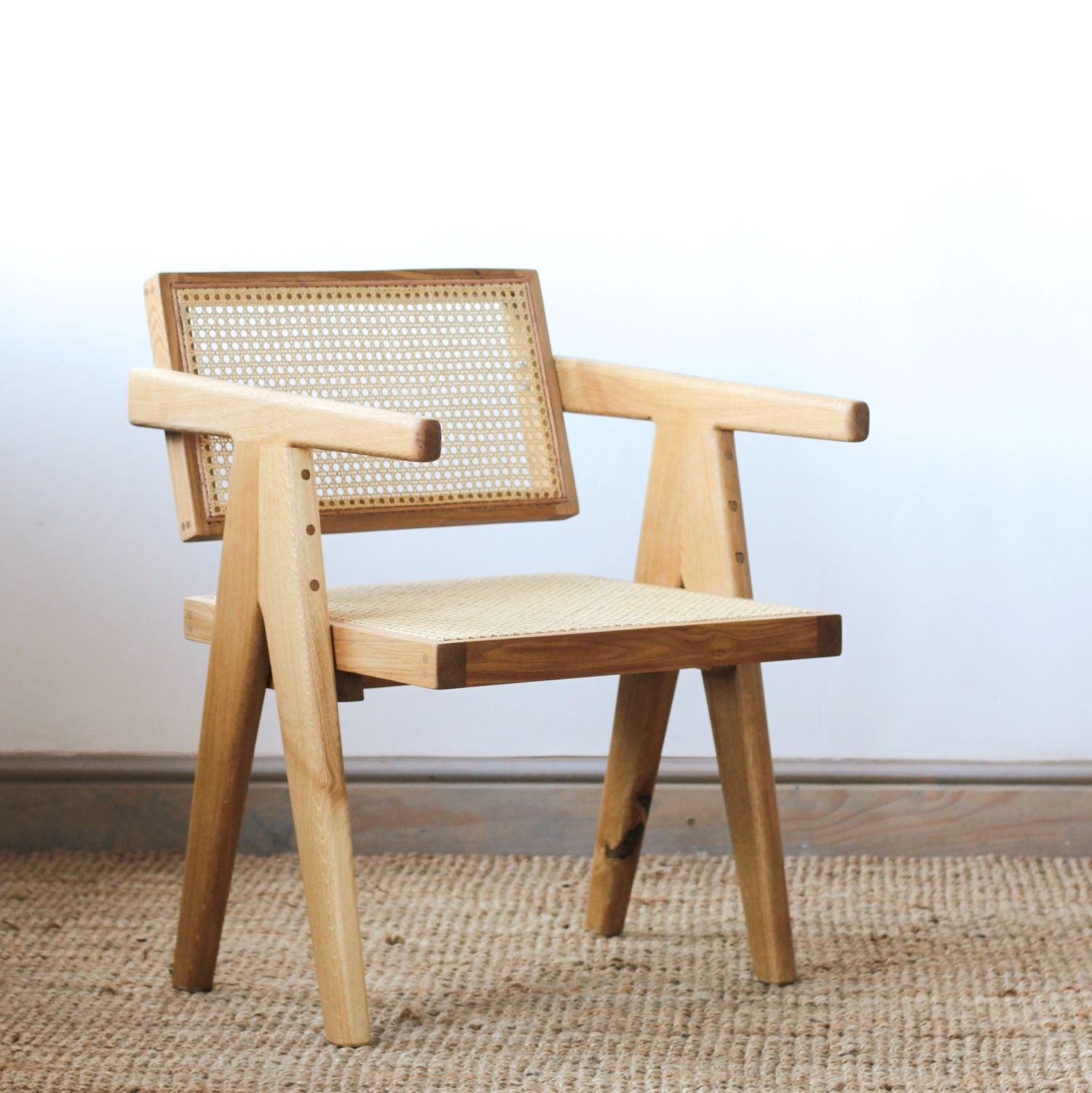 Ayu accent chair