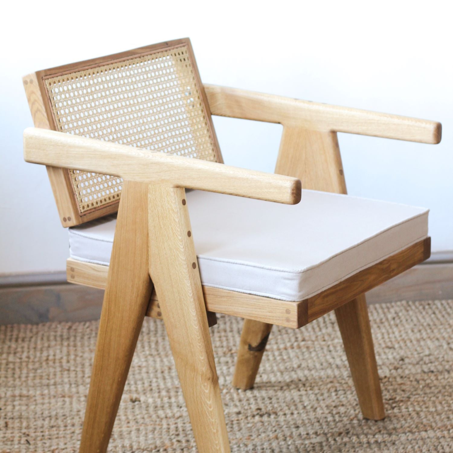 Ayu accent chair